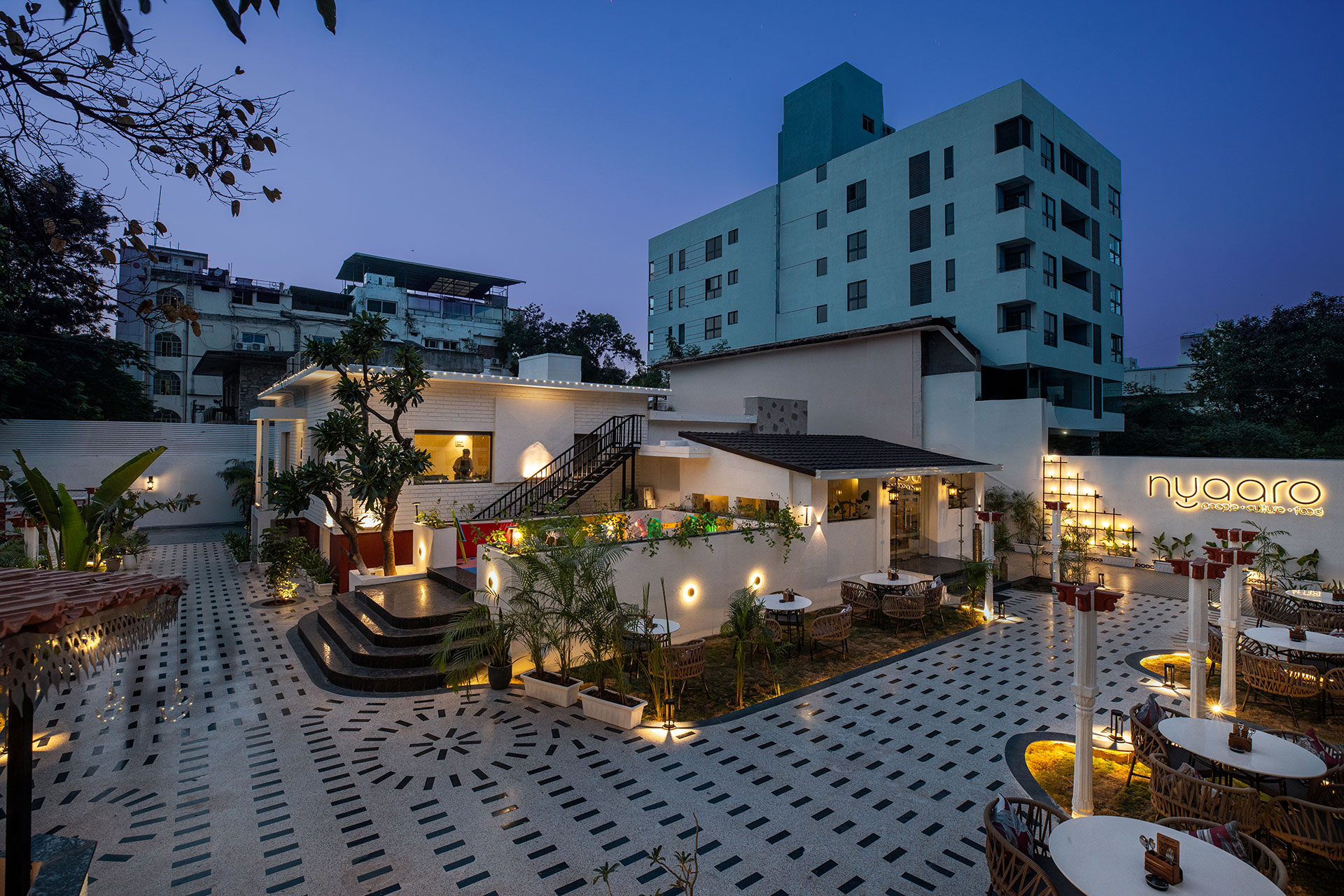 best cafe in udaipur for birthday party